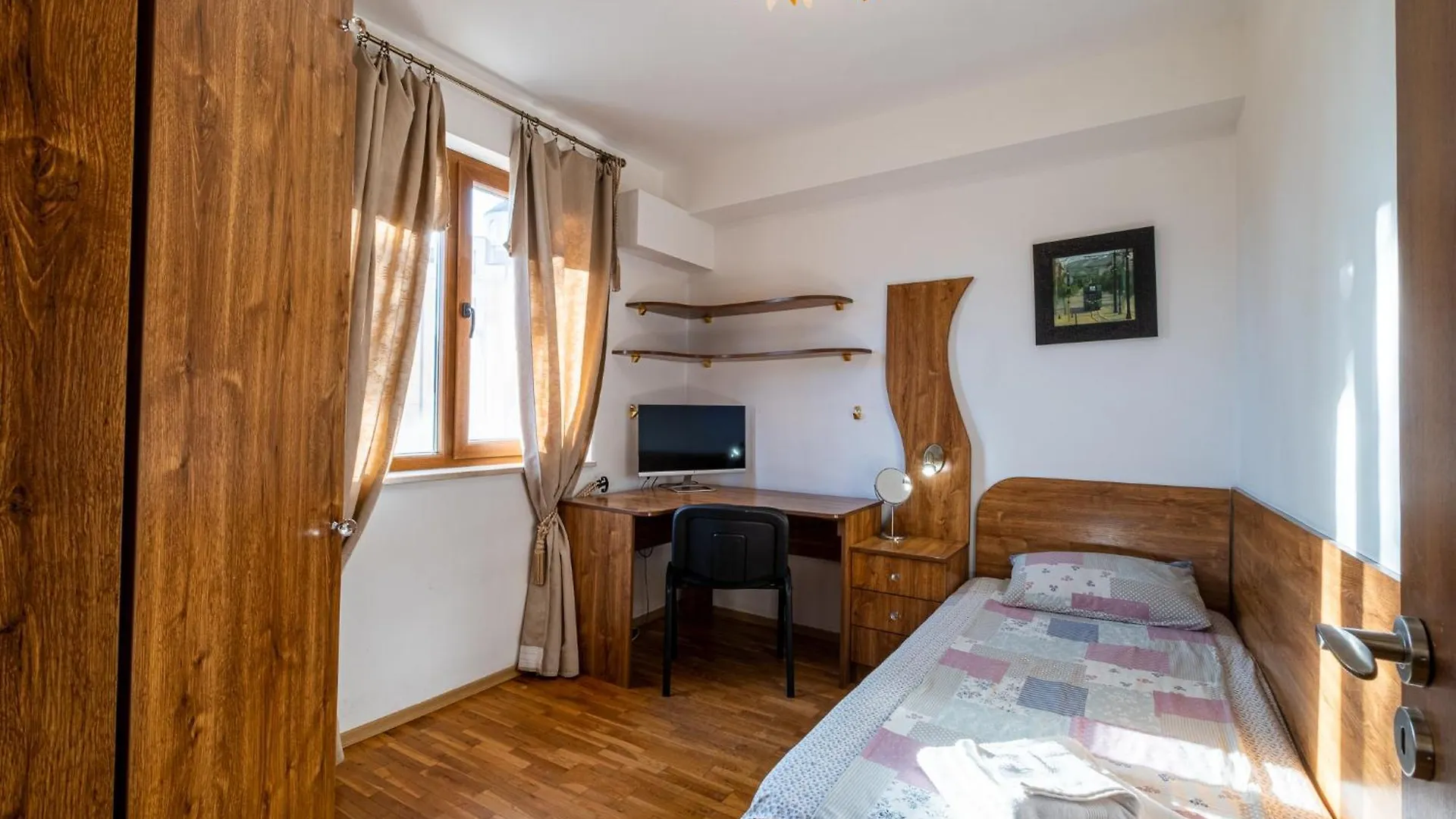Roman Thermae 2Bdrm Sunny Apartment Varna Bulgaria